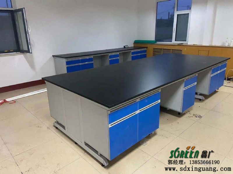濰坊固堤工業(yè)園實驗室家具安裝現場