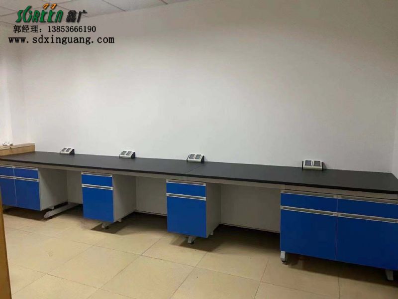 濰坊固堤工業(yè)園實驗室家具安裝現場